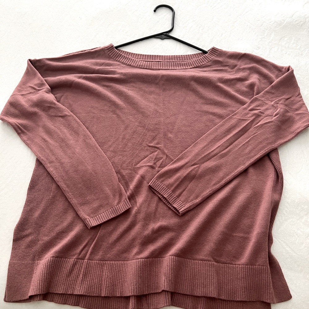 LULULEMON Mauve pink lightweight sweater with weave peek a boo back.